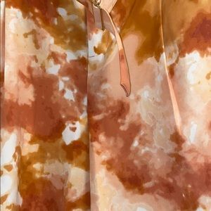 TIE DYE BELTED SHORT